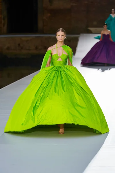 Look 75